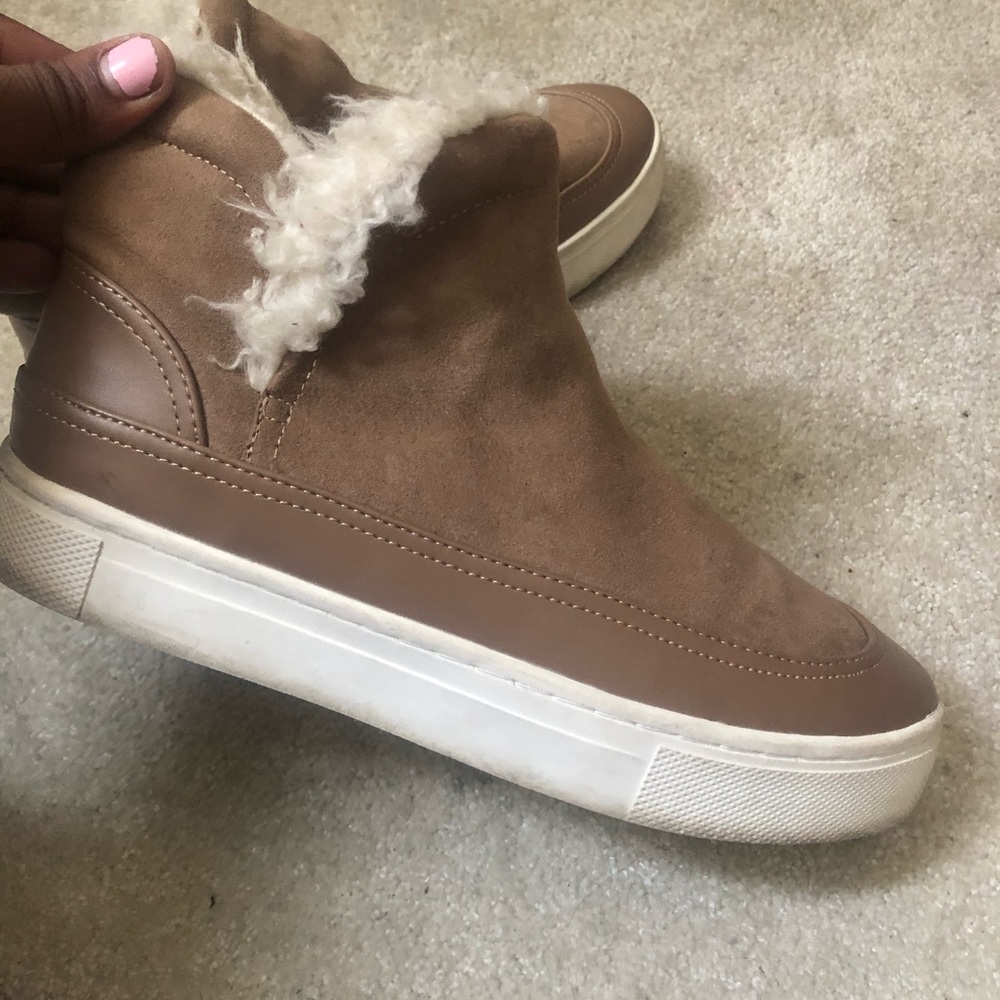 Tan boot shoes - Picture 2 of 2